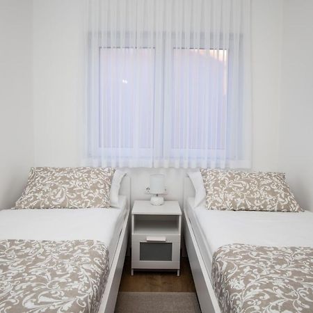 Apartmani Orion - Kasiopeja Vinkovci Exterior photo