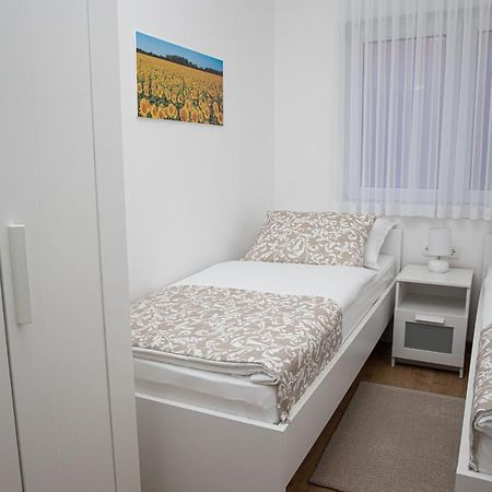 Apartmani Orion - Kasiopeja Vinkovci Exterior photo
